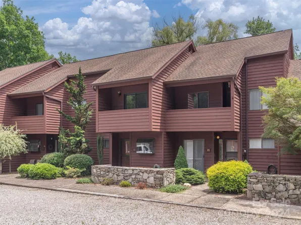 30 Meadows Ln, Maggie Valley, NC 28751