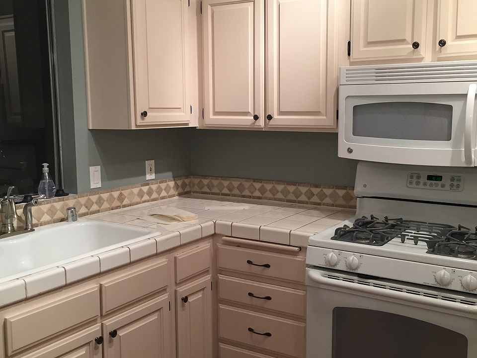 2nd image of 7105 Woodlake Ave Unit G