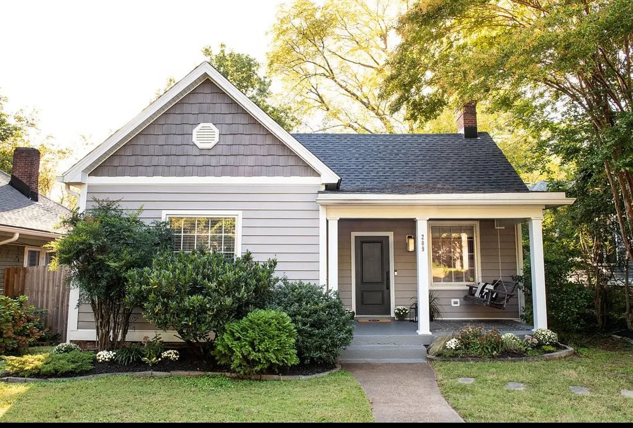 209 Manchester Ave — Photo 1