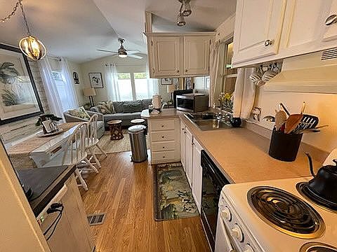 3rd image of 804 Savanna Dr