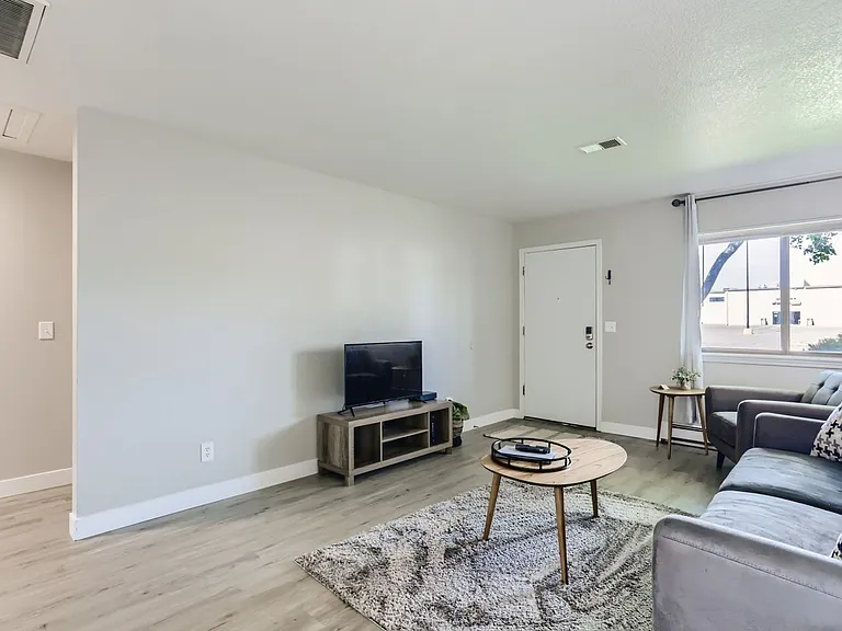 Flats at 9th Avenue — Photo 9