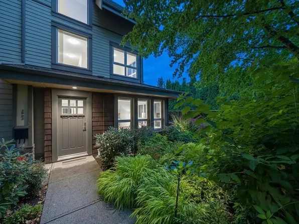 2982 Chesterfield Ave, North Vancouver, BC V7N 3M6