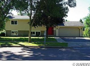 1611 Bunker Ln, Eau Claire, WI 54701