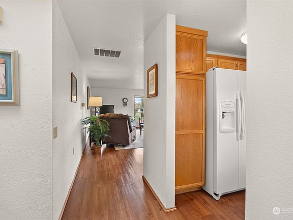 4th image of 1188 Emerson Lane