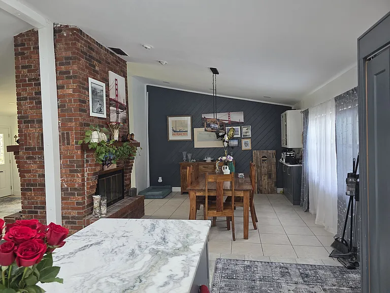 2 Nottingham Dr — Photo 6