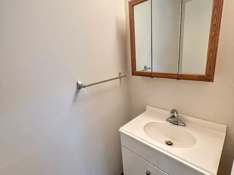 320 Kenyon St — Photo 13