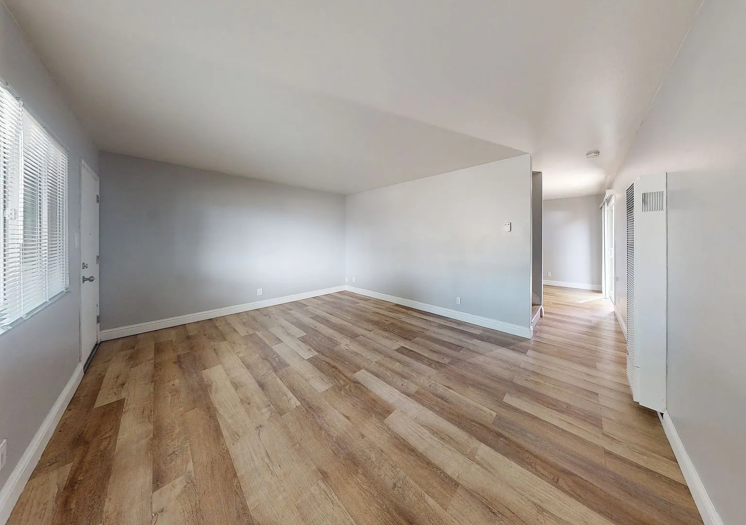 2531 Grove Way — Photo 2
