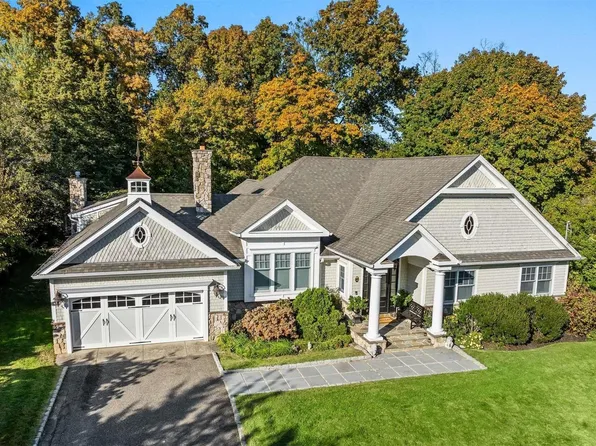 15 Judy Court, Centerport, NY 11721