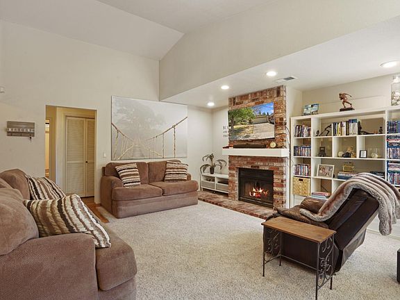 5th image of 2065 Angelico Cir