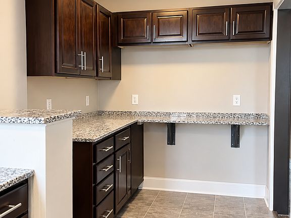 3rd image of 3306 Burt St #4