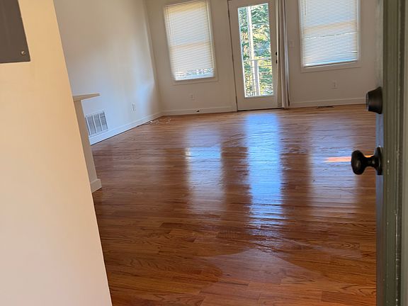 4th image of 38 Trinity Ln #38