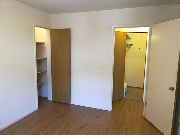 5th image of 2473 High St