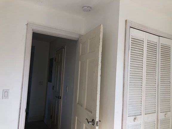 5th image of 1518 Indiana St