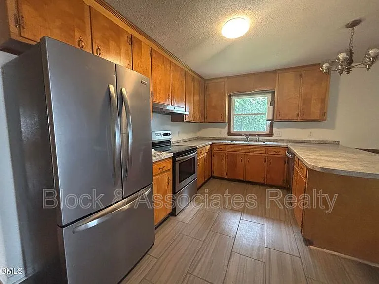 3609 Melrose Dr — Photo 17