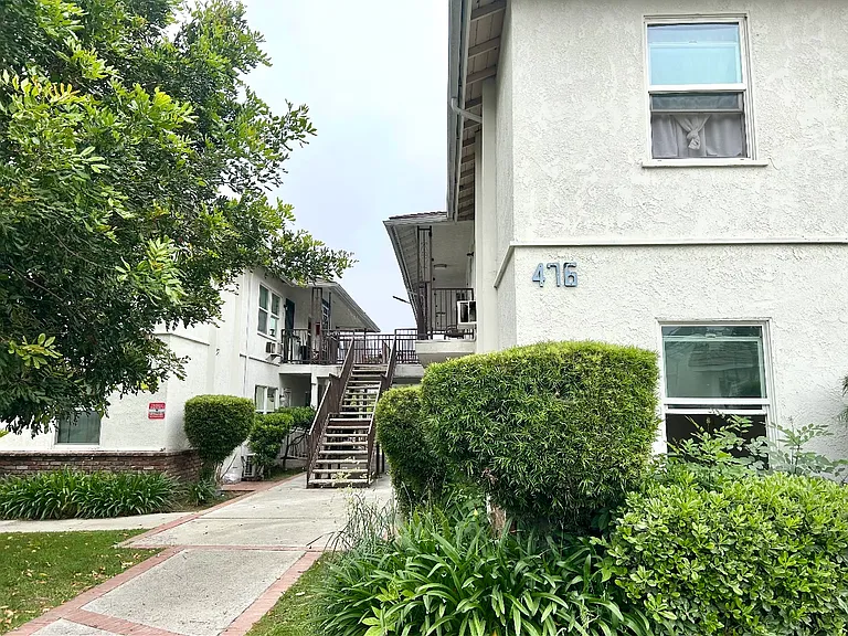 476 E Woodbury Rd #2 — Photo 1