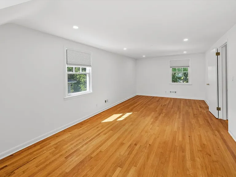101 Pershing Rd — Photo 20