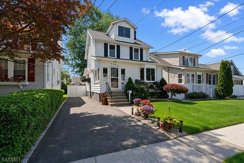 1st image of 175 Colonial Rdwest