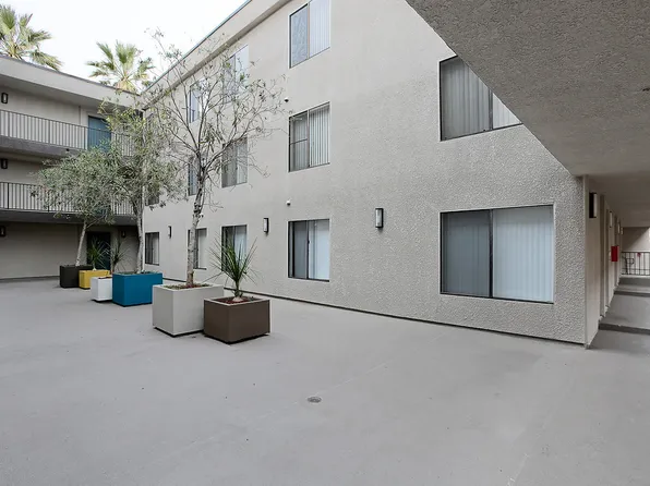 Windsor Court, 900 S Irolo St #227, Los Angeles, CA 90006