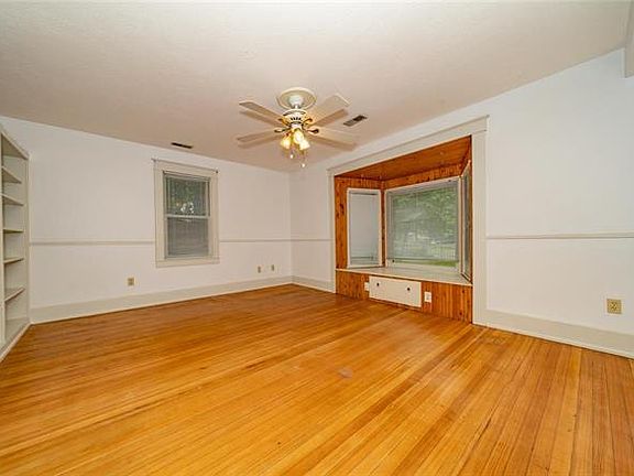 4th image of 1405 W 21st St