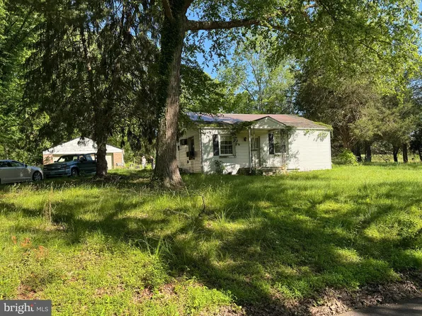 4480 Phillips Rd, La Plata, MD 20646