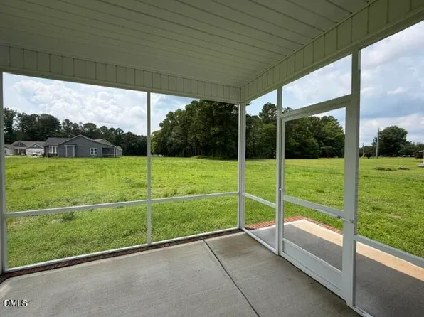 100 Lynn Ln, Selma, NC 27576