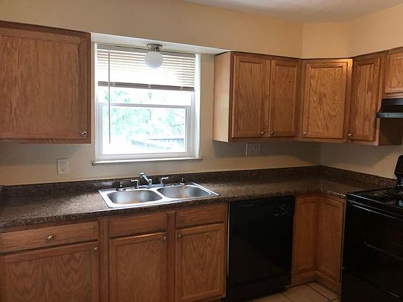 3rd image of 3426 Millrich Ave
