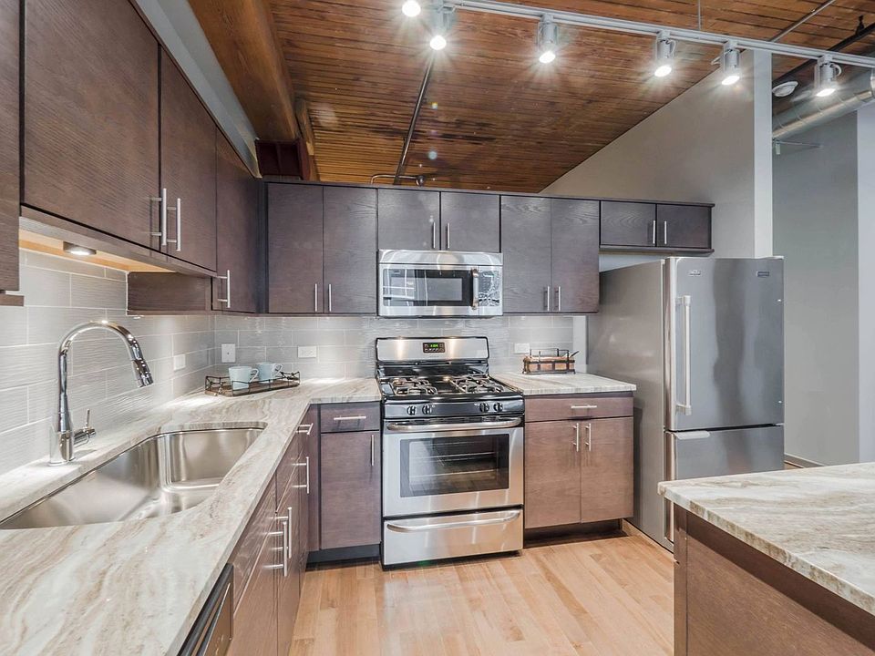 1st image of 450 W Illinois St