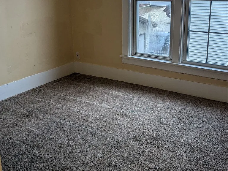 705 W Charles St — Photo 6