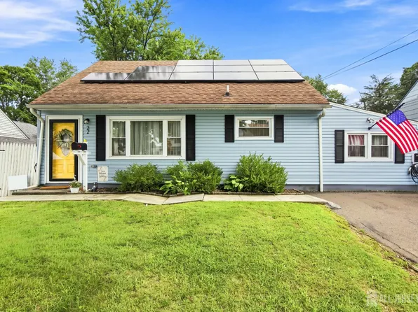 22 Elm Ter, Parlin, NJ 08859