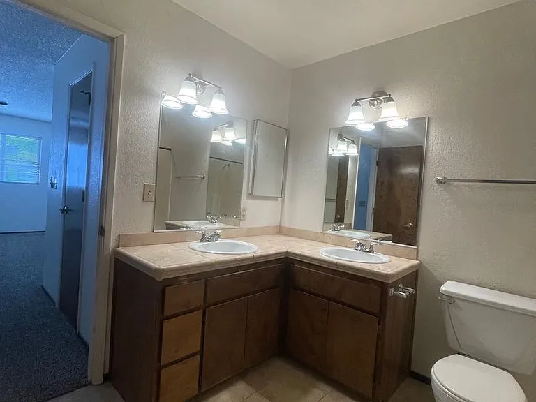 1185 Lancers Ln — Photo 20
