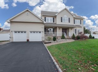 25 Hughey Ln, Hillsborough, NJ 08844