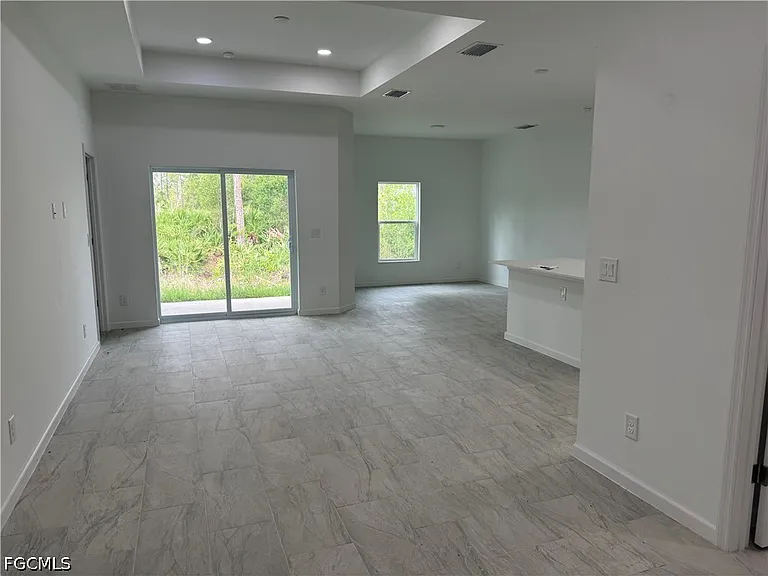 1103 W 10th St — Photo 3