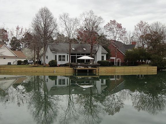 Sea wall to stop erosion