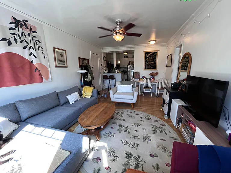 2517 Bryant Ave S #202 — Photo 2