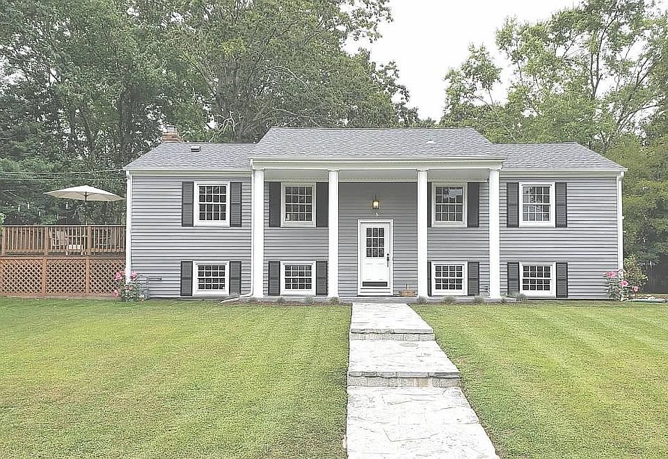 1st image of 15 Lafayette Dr