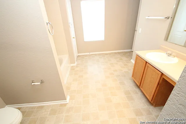 9715 Amber Ledge — Photo 32