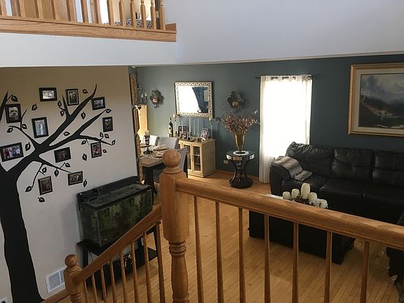 2nd image of 2426 Iroquois Ln