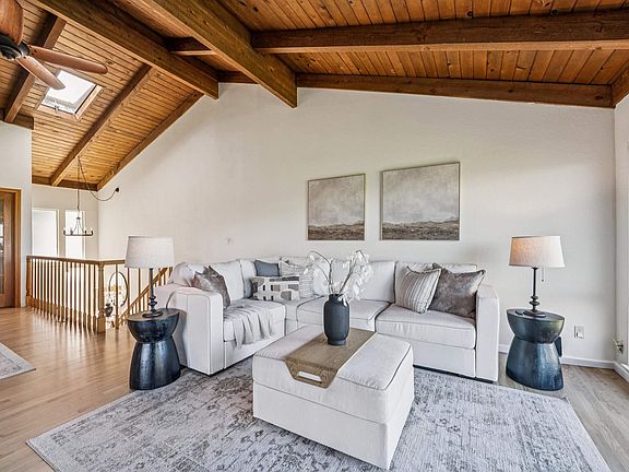 3rd image of 471 Ridgeview Dr