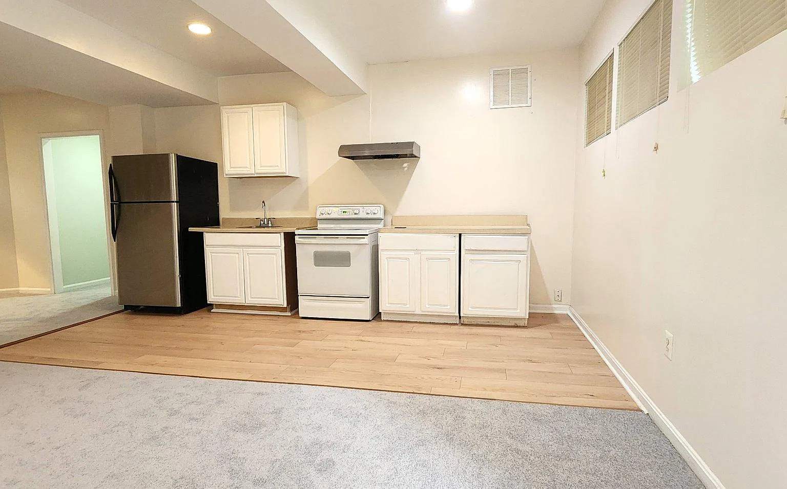 2 bed, 1.0 bath, 1259 sqft, $2,000 — Photo 2
