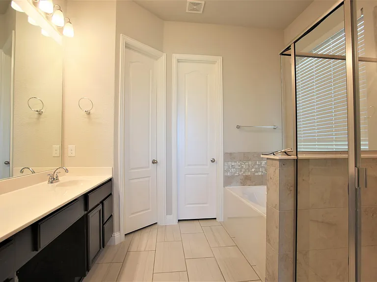 219 Lexington Ave — Photo 13