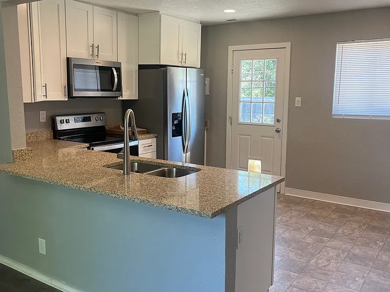 1240 Russell Blvd — Photo 3