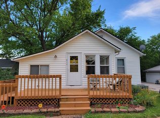 815 4th St, Buffalo, IA 52728