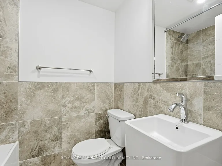 4876 Simcoe St #1 — Photo 13
