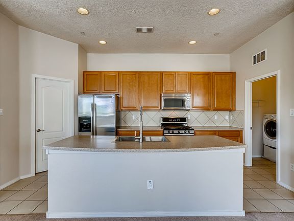 5th image of 4349 Santo Domingo St Unit C