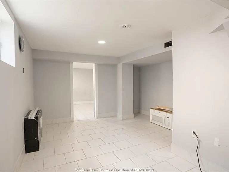 354 Curry Ave — Photo 15