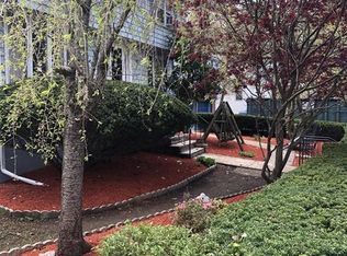 71 Hilltop Rd, Holbrook, MA 02343