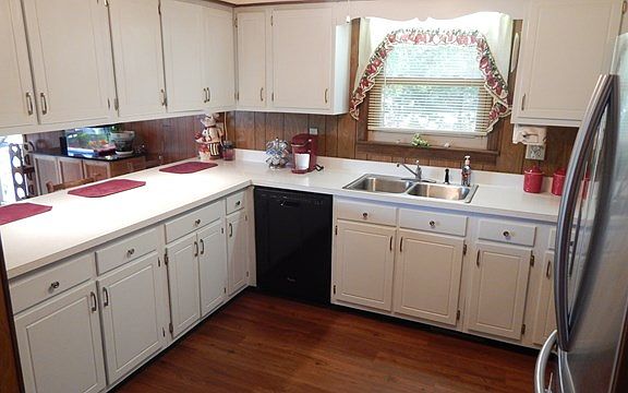 2nd image of 849 Pine Tree Dr
