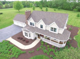 490 Schauer Ln, Rockford, IL 61107