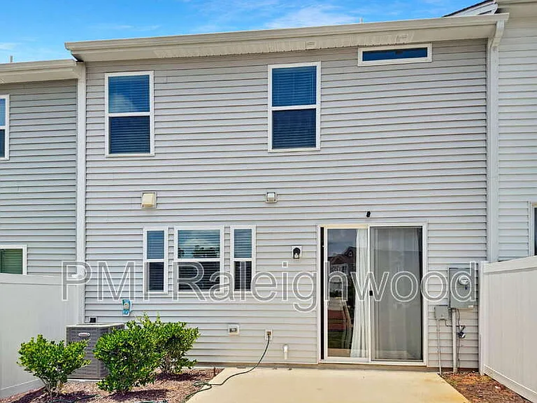 136 Kobus Ct — Photo 23