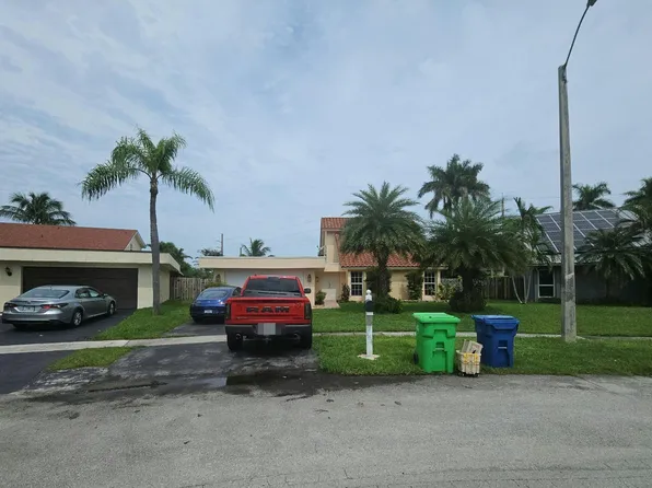 9361 NW 43rd Mnr, Sunrise, FL 33351